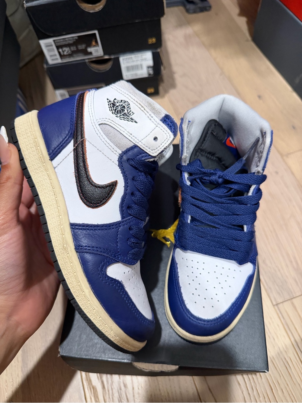 Jordan kids High-Top Sneakers in Navy, White and Black